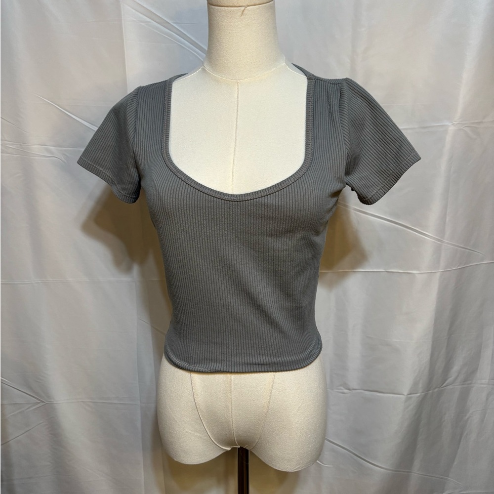 Hollister Ribbed‎ Scoop Neck Crop Top Gray Short Sleeve Fitted Y2K Small